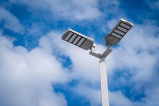 CM de Coimbra adjudica energia elétrica para 2 anos ao abrigo de acordo-quadro