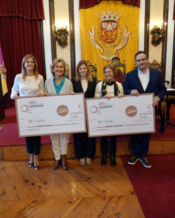 Prémio Empreendedorismo Feminino VERTICAL 4X5 2 (Personalizar)