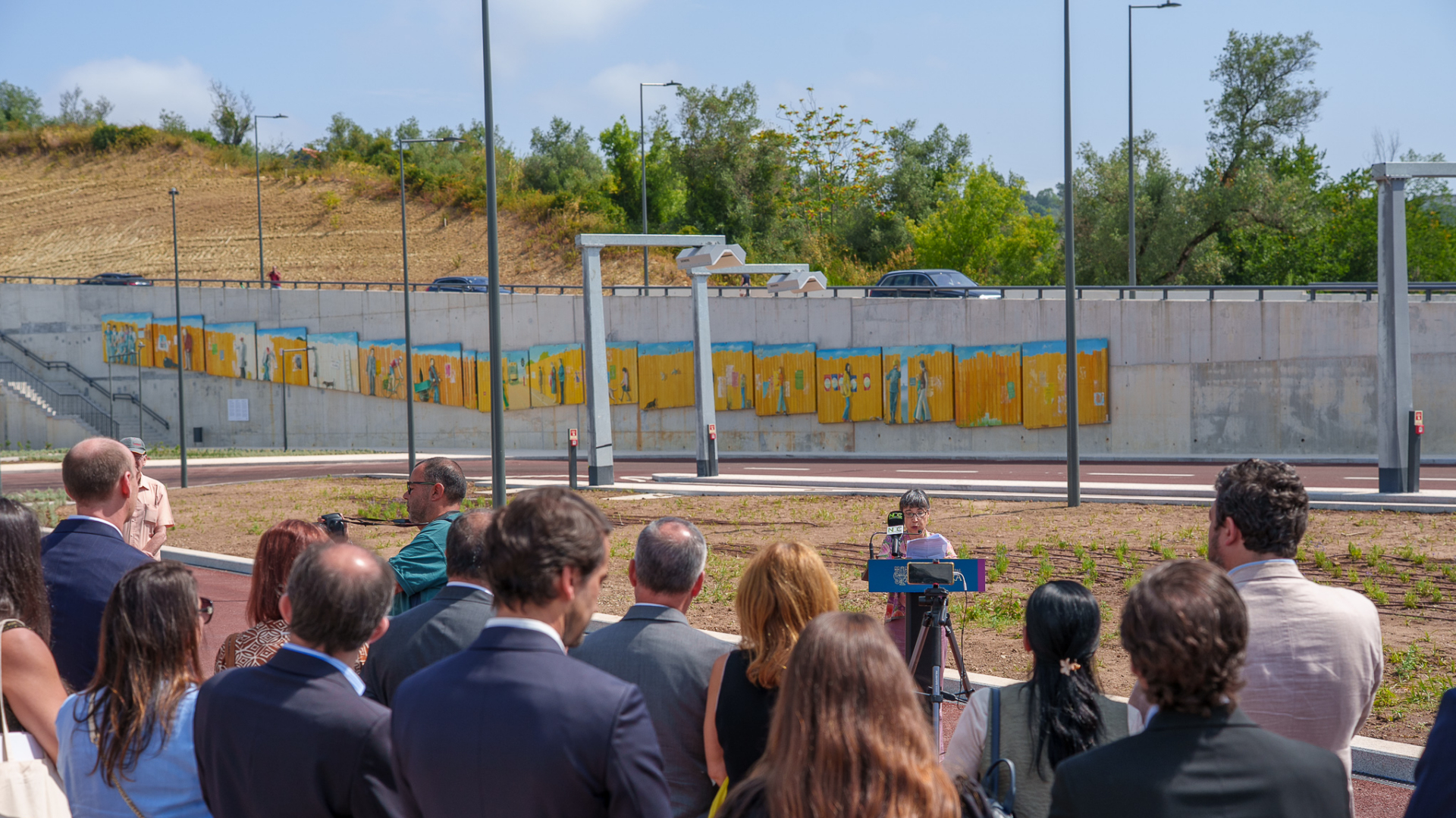 Praça Europa inaugurada junto à Estação Coimbra-B com instalação de Paul de Gobert