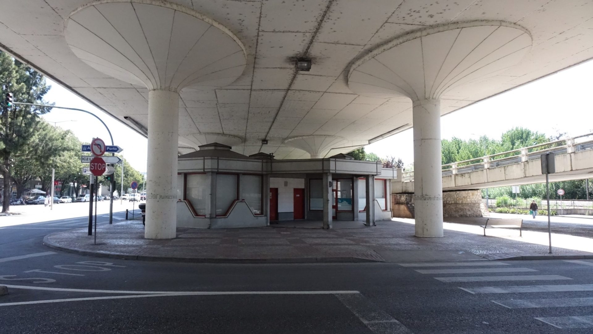 Câmara de Coimbra prepara novo espaço de apoio aos passageiros no interface da Rua do Padrão